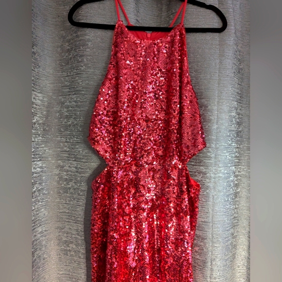 Sequin Cutout Cocktail Dress (Donna Morgan for Maggy) - Picture 4 of 8